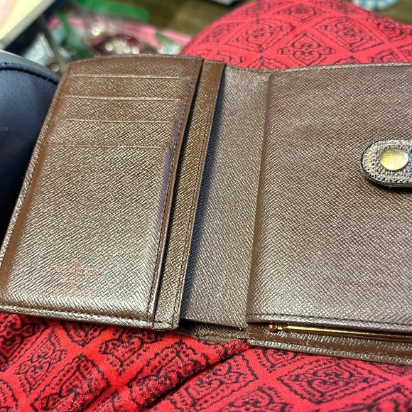 Louis Vuitton billfold. Vintage and in excellent condition vintage. - Picture 6 of 11